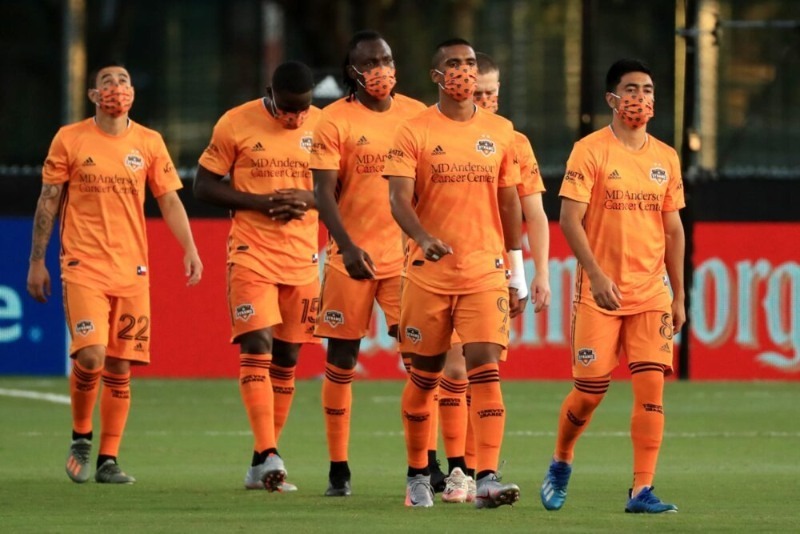 Famous Football Teams Wearing Orange: Iconic Clubs and National Sides