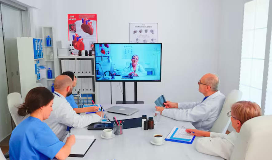 Hospital Teams Monitor Organ Function During Treatment